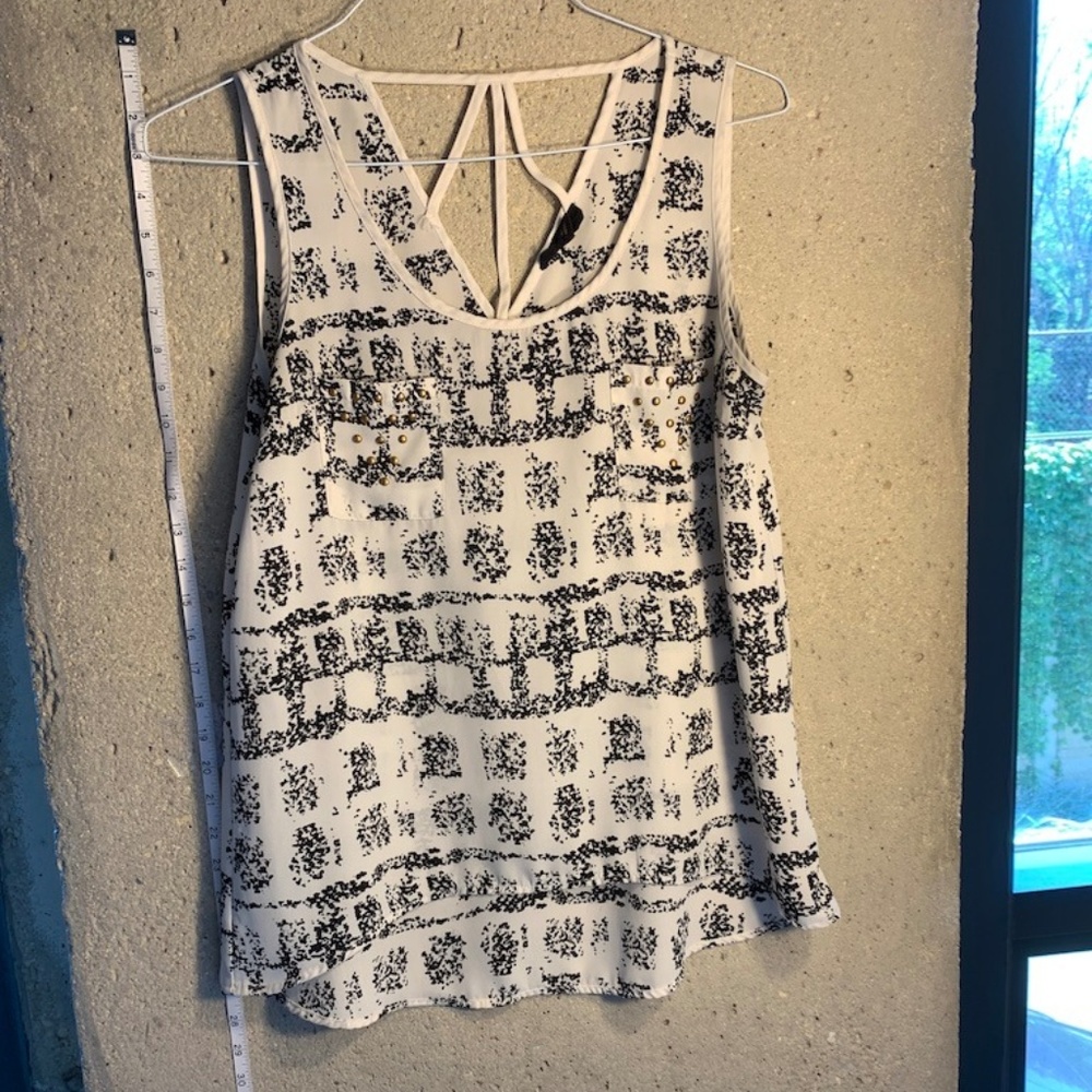 Edge Tank - Size Medium - Very comfy!